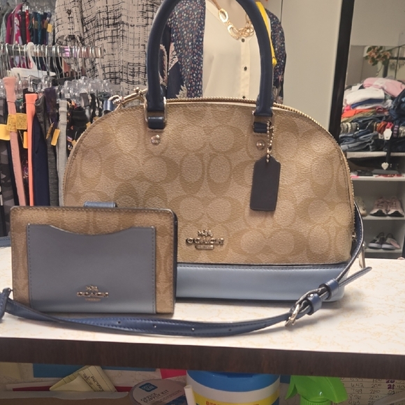 Coach Beige and Navy Satchel - Picture 10 of 11